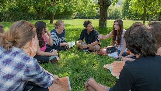 Proč do Taizé přijíždí tolik mladých lidí? Proč do Taizé přijíždí tolik mladých lidí?