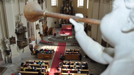 Bůh ti posílá anděly. Ale i ty můžeš být andělem. Bůh ti posílá anděly. Ale i ty můžeš být andělem.