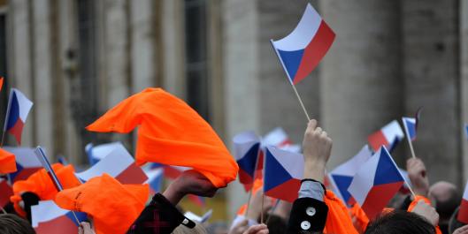 Papež pozdravil česky poutníky, kteří doputovali do Říma na jmenování kardinála Duky Papež pozdravil česky poutníky, kteří doputovali do Říma na jmenování kardinála Duky