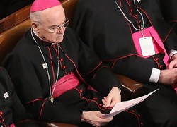 Selhání papeže či emeritního vatikánského diplomata? Selhání papeže či emeritního vatikánského diplomata?