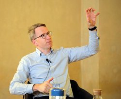 P. Josef Prokeš na přednášce Církev a svět / foto Petr Šístek Dominikánská 8 P. Josef Prokeš na přednášce Církev a svět / foto Petr Šístek Dominikánská 8