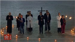 Velký pátek 10. 4. 2020 křížová cesta s papežem Františkem. Texty rozjímání vznikly ve padovském vězení “Due Palazzi”, autory jsou vězni, jejich oběti, vychovatelé, dozorci, dobrovolníci i místní kaplan... Velký pátek 10. 4. 2020 křížová cesta s papežem Františkem. Texty rozjímání vznikly ve padovském vězení “Due Palazzi”, autory jsou vězni, jejich oběti, vychovatelé, dozorci, dobrovolníci i místní kaplan...