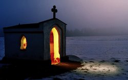 Kostelík kaple, noc, světlo, / Foto: Joe Pixabay