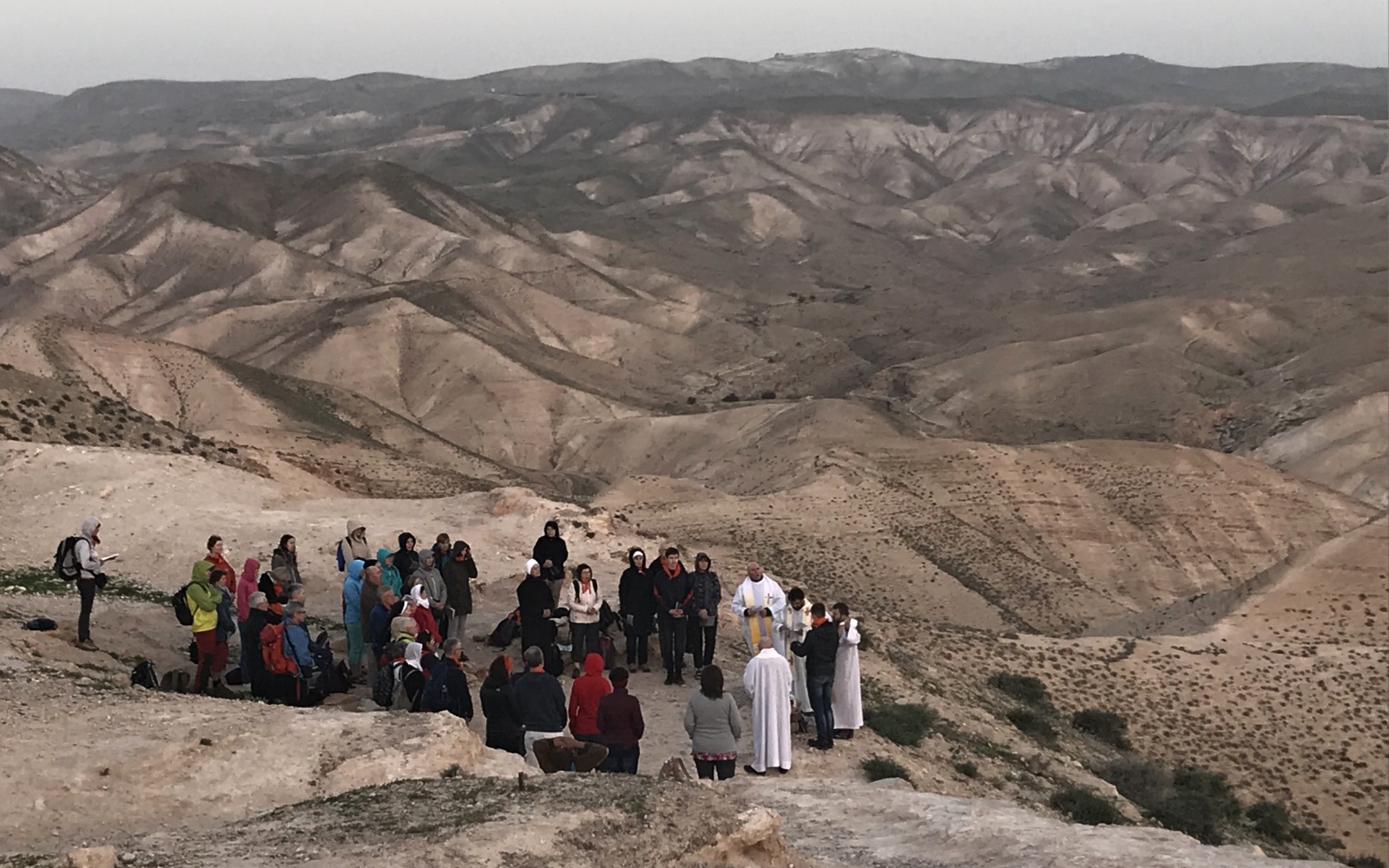 mše v poušti, poušť, hory, holy mass, desert