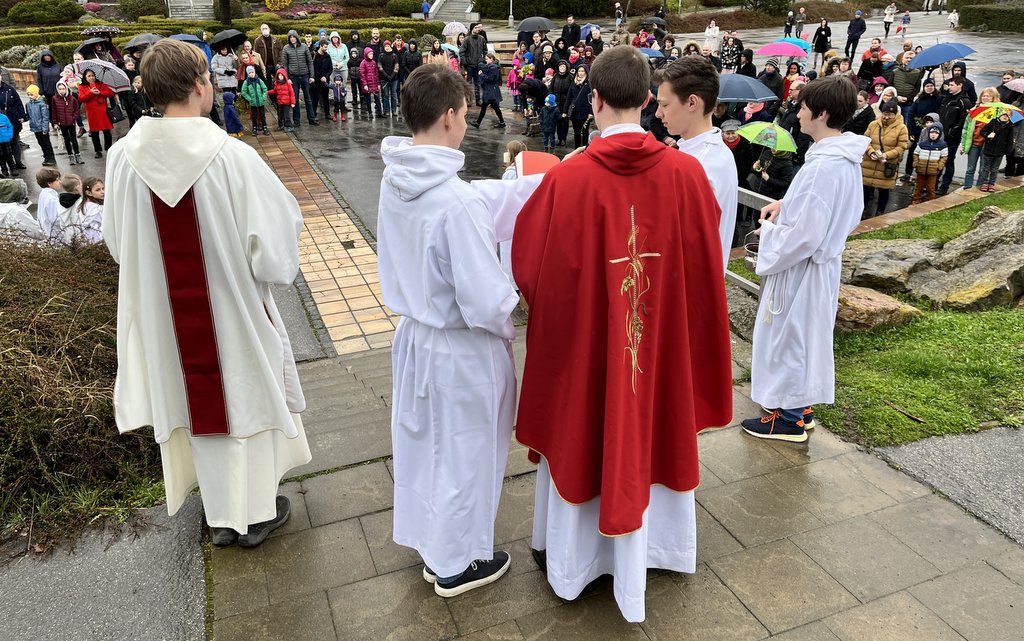 Květná neděle a téma kenoze