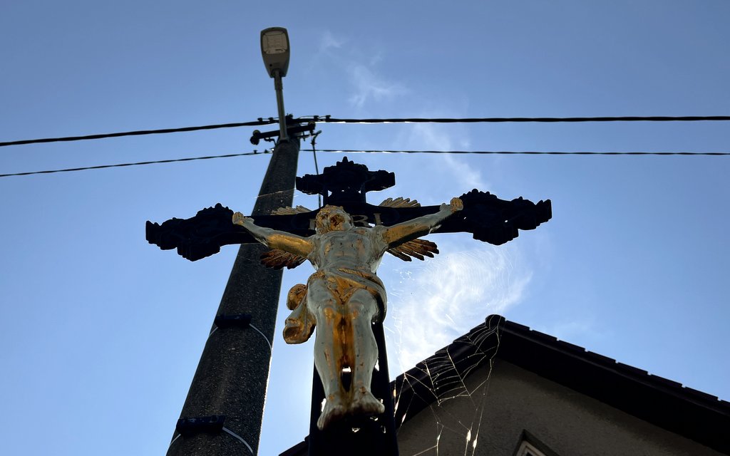 kříž, sloup, lampa, dráty, obloha, mrak / -ima-