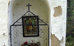 ruina, kaplička, kýč, srdce Ježíšovo / -ima-