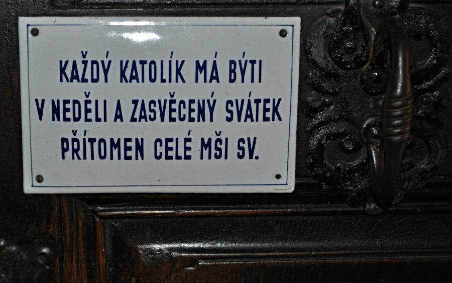 Nezvěstovat evangelium katolickým ptydepe