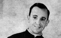 Papež František zamlada v klerice 
